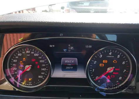 2019 Mercedes-Benz E 300 z USA, uszkodzony, nr VIN WDDZF4JB0KA622128